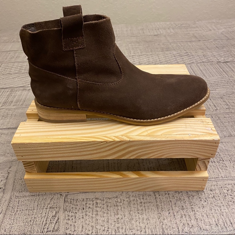 DIBA. True Plane to See Suede Boot Dark Brown Sz9M